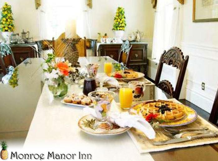 Monroe Manor Inn South Haven Exteriör bild